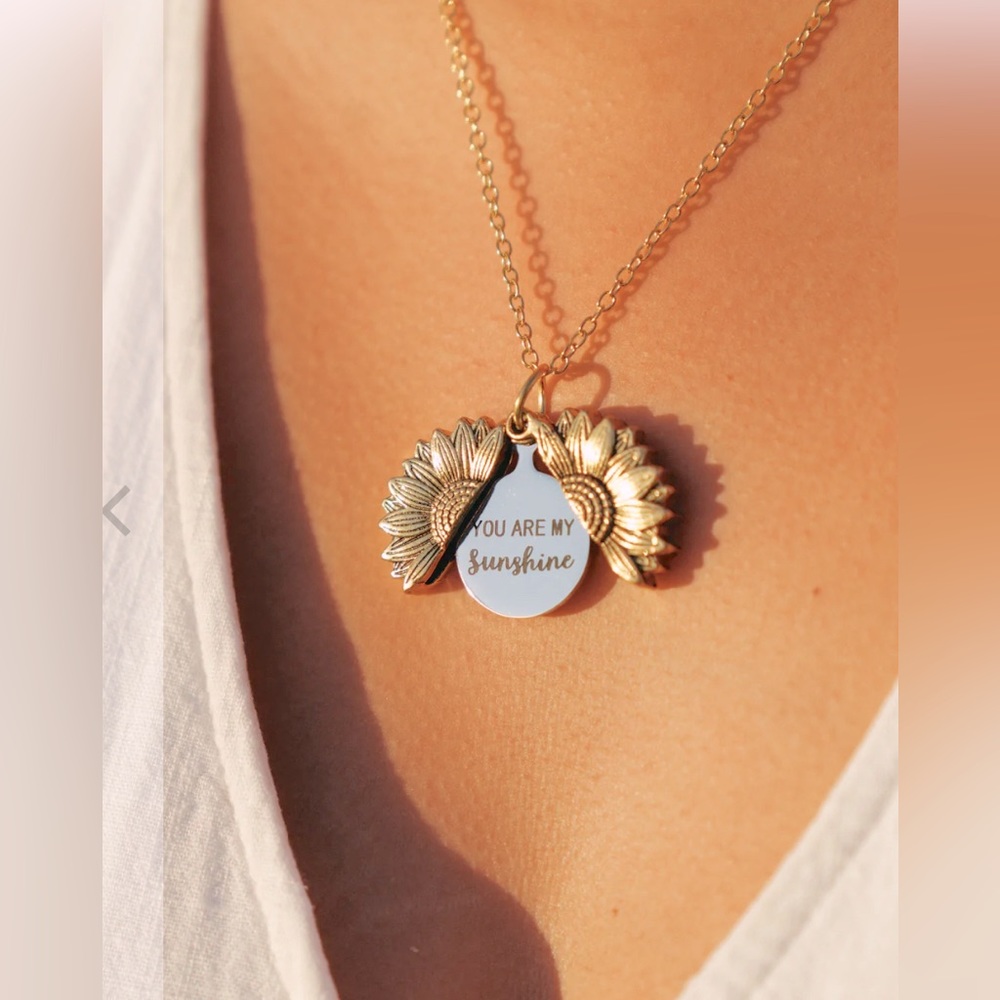 Gold You Are My Sunshine Open locket - Picture 1 of 10